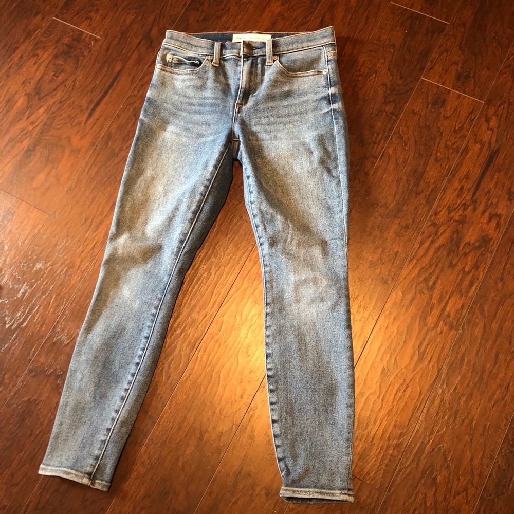 GAP 27 ankle skinny jeans